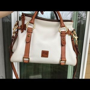 ✨SALE✨ Dooney & Bourke Florentine Satchel